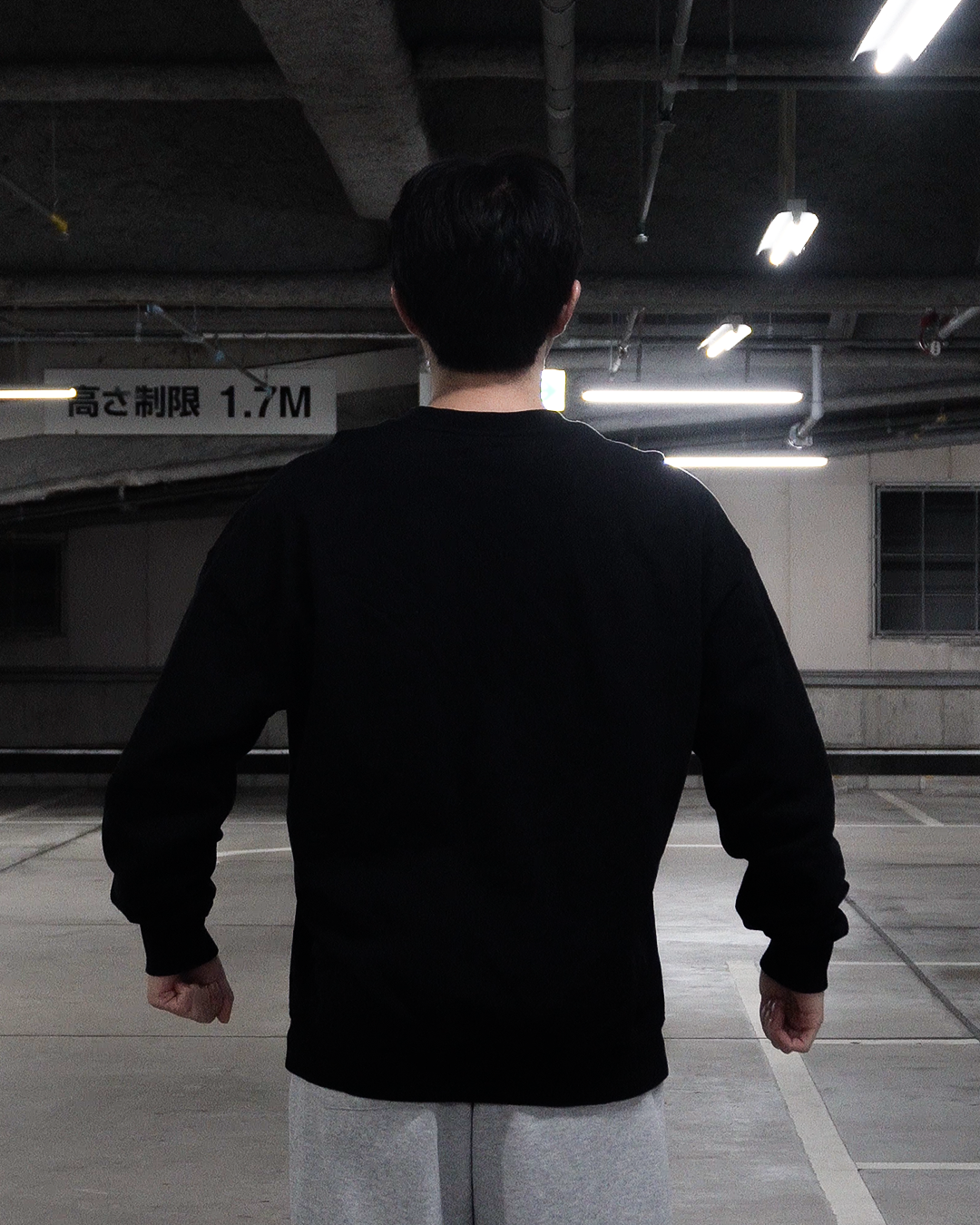 HEAVYWEIGHT ESSENTIAL CREW SWEATSHIRT BLACK