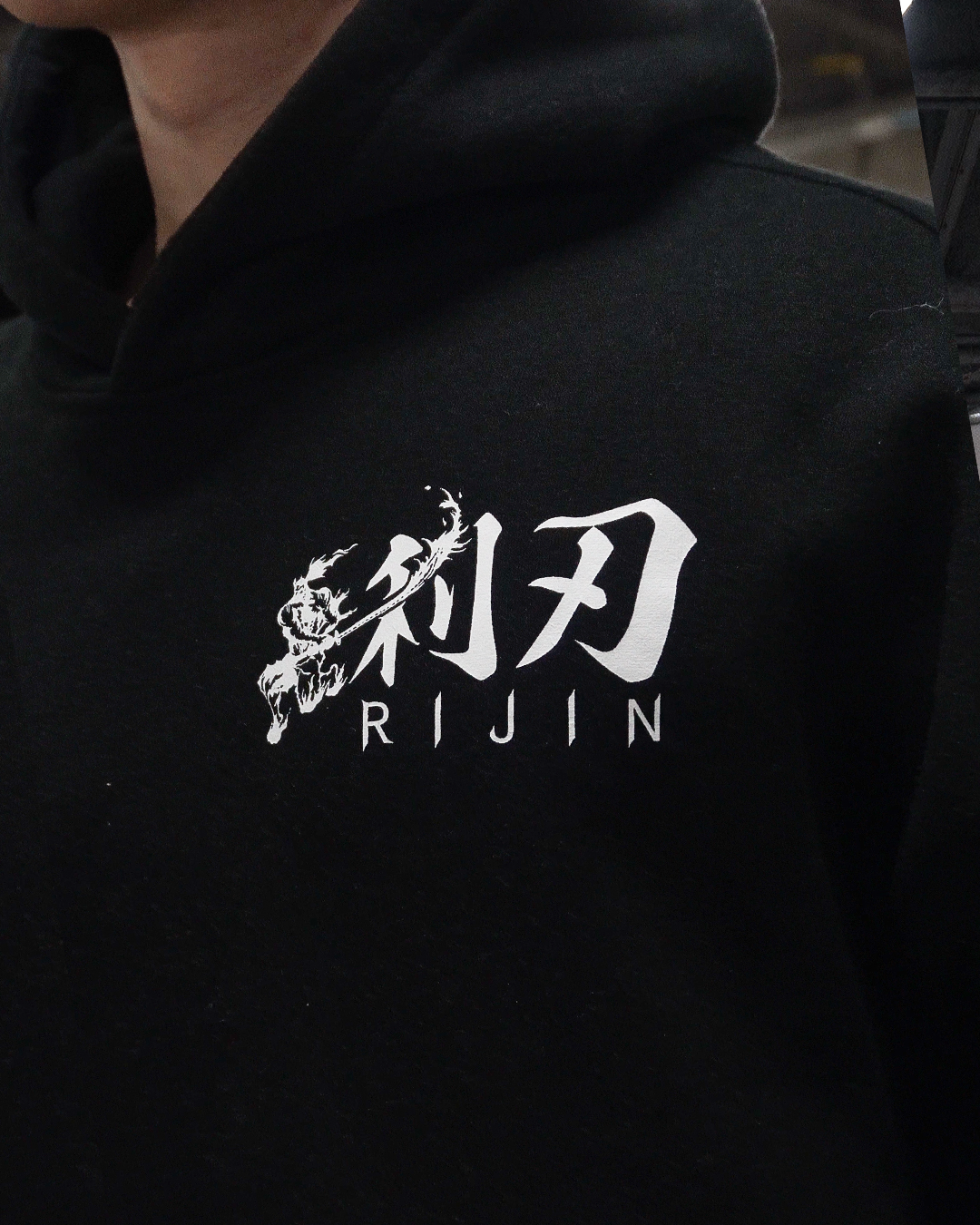 HEAVYWEIGHT CLASSIC HOODIE BLACK