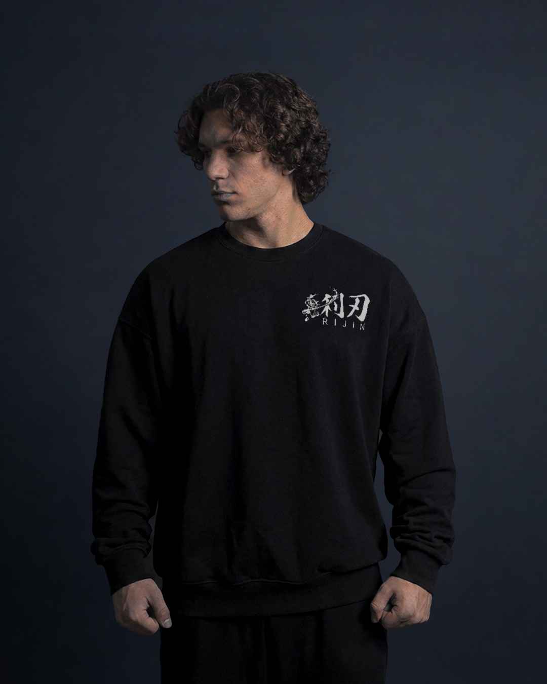 HEAVYWEIGHT ESSENTIAL CREW SWEATSHIRT BLACK